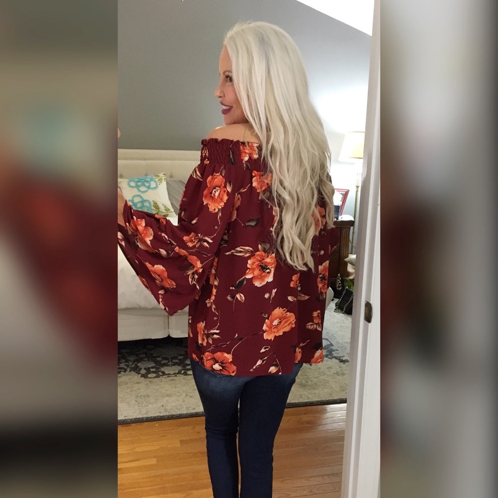 !  LAST 1❤️❤️ Bold floral off shoulder top! - Picture 3 of 3
